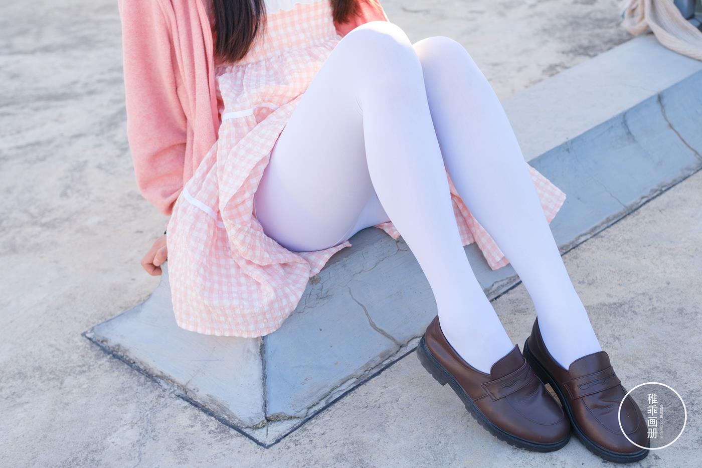 图片[48]-柴系小乖(稚乖画册) – 夜夜 天台粉裙[55P] – 速更版-美库