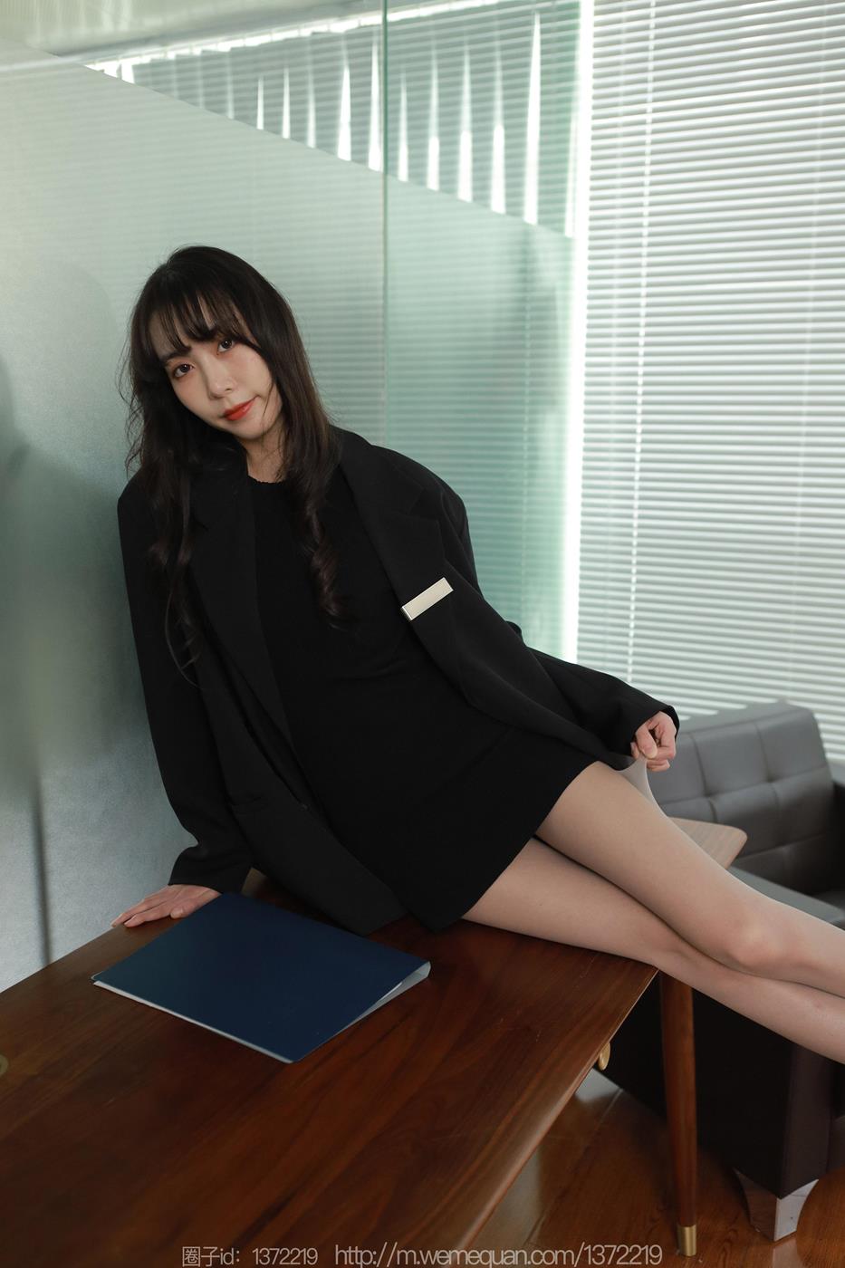 图片[74]-[IESS异思趣向] 2023.01.12 丝享家1327：团团《长腿西装》[79P] – 速更版-美库