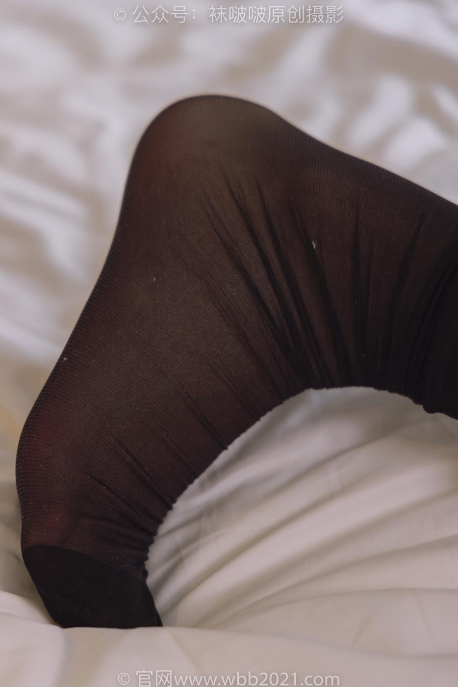 图片[157]-[BoBoSocks袜啵啵]NO.253 小甜豆-两双高跟鞋、一只脚小腿白丝、一只脚小腿黑丝[220P] – 速更版-美库