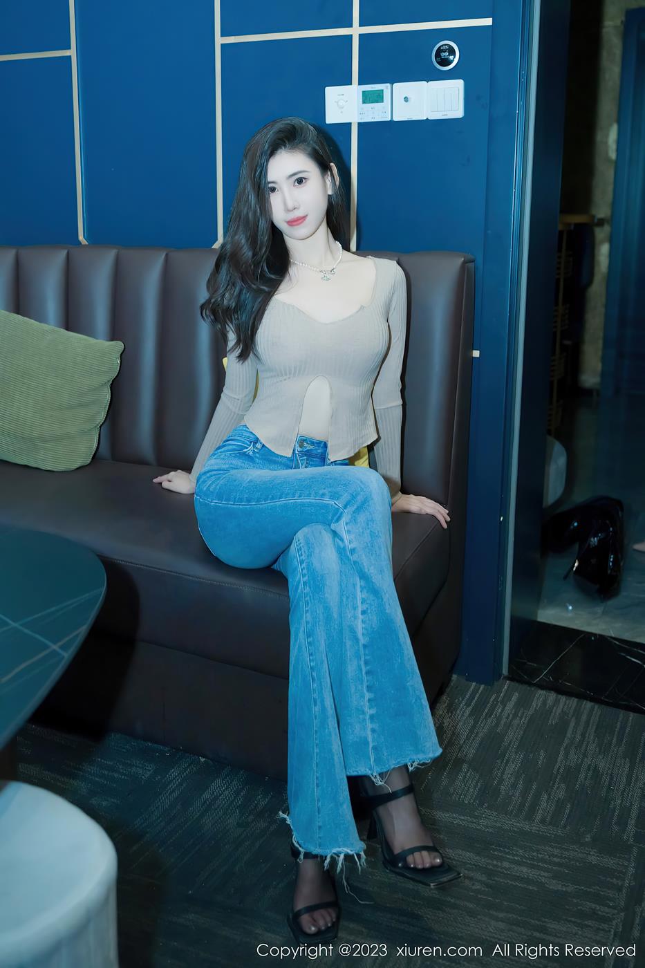 图片[12]-[Xiuren秀人网]2023.07.07 NO.7041 章芃芃 黑丝长腿牛仔裤[16+1P] – 速更版-美库