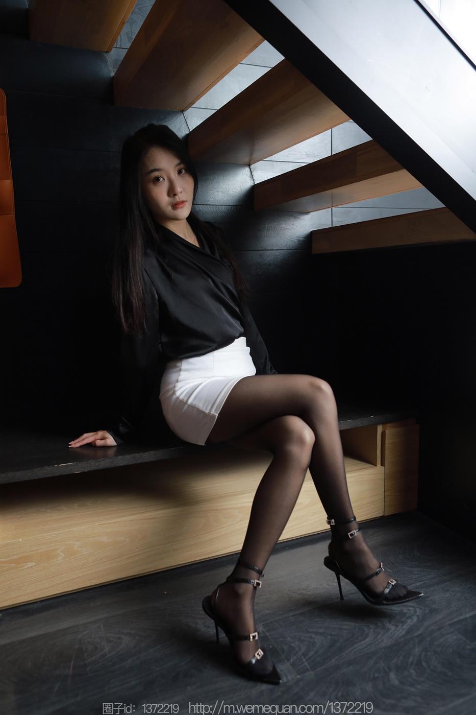 图片[30]-[IESS异思趣向] 2023.01.21 丝享家1336：婉萍《房间里的OL》[89P] – 速更版-美库