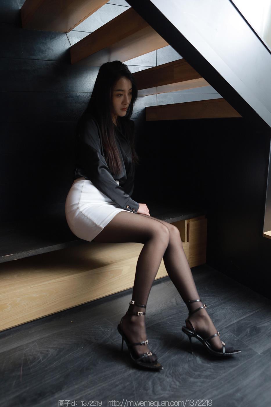 图片[33]-[IESS异思趣向] 2023.01.21 丝享家1336：婉萍《房间里的OL》[89P] – 速更版-美库