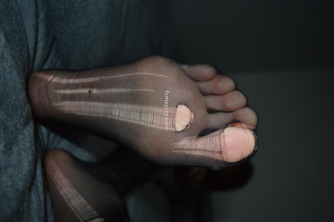 图片[35]-FCMZ原创学生足模摄影 No.083 皮革战衣丝袜脚 [94P] – 速更版-美库