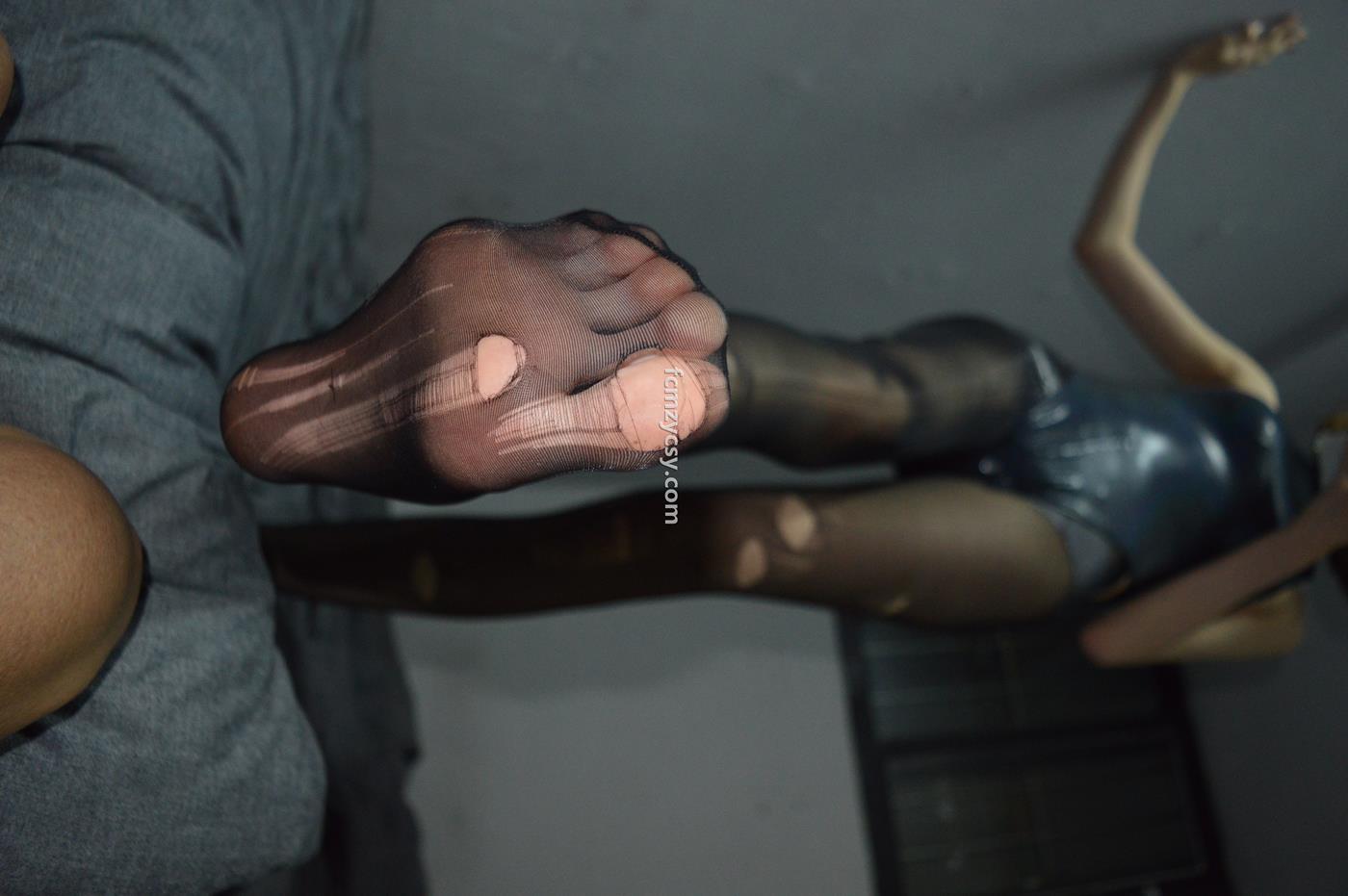 图片[45]-FCMZ原创学生足模摄影 No.083 皮革战衣丝袜脚 [94P] – 速更版-美库