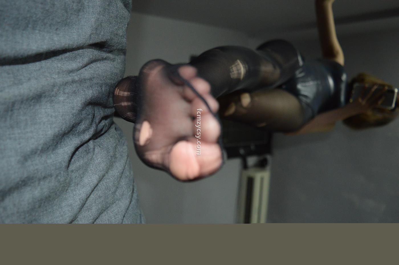 图片[53]-FCMZ原创学生足模摄影 No.083 皮革战衣丝袜脚 [94P] – 速更版-美库