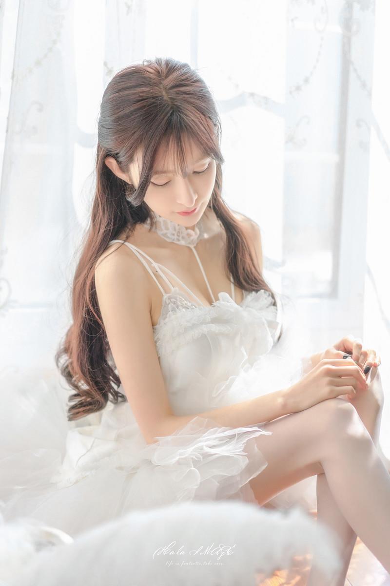 图片[15]-网紅Coser@王羽杉 白裙[24P] – 速更版-美库