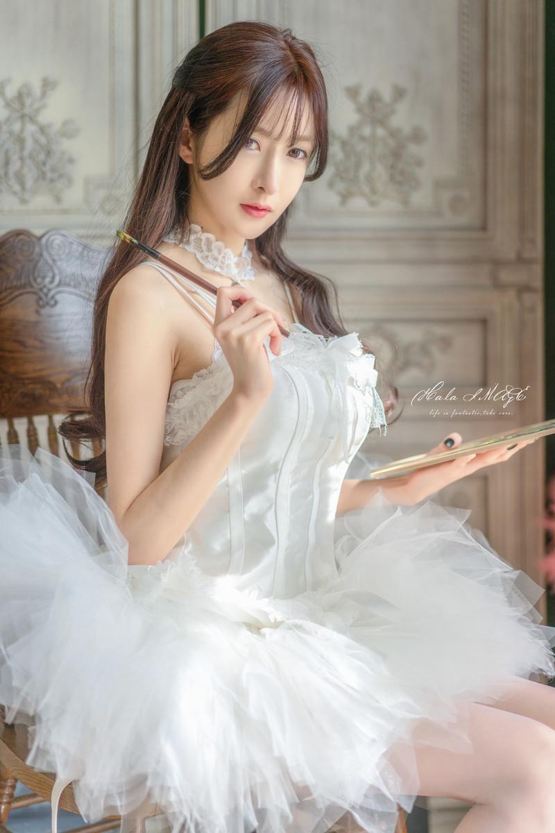 图片[18]-网紅Coser@王羽杉 白裙[24P] – 速更版-美库