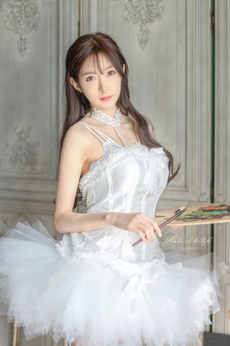 图片[23]-网紅Coser@王羽杉 白裙[24P] – 速更版-美库