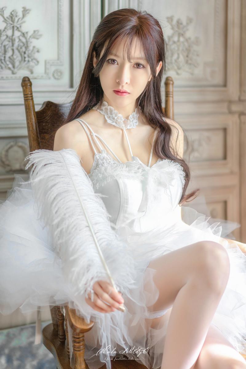 图片[24]-网紅Coser@王羽杉 白裙[24P] – 速更版-美库