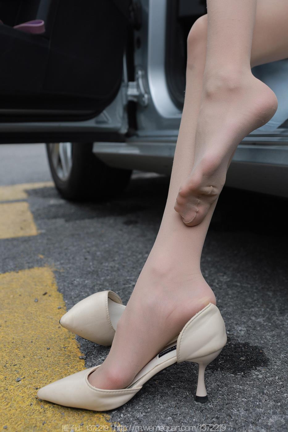 图片[33]-[IESS异思趣向] 2023.01.26 丝享家1341：团团《在车上干嘛？》[77P] – 速更版-美库