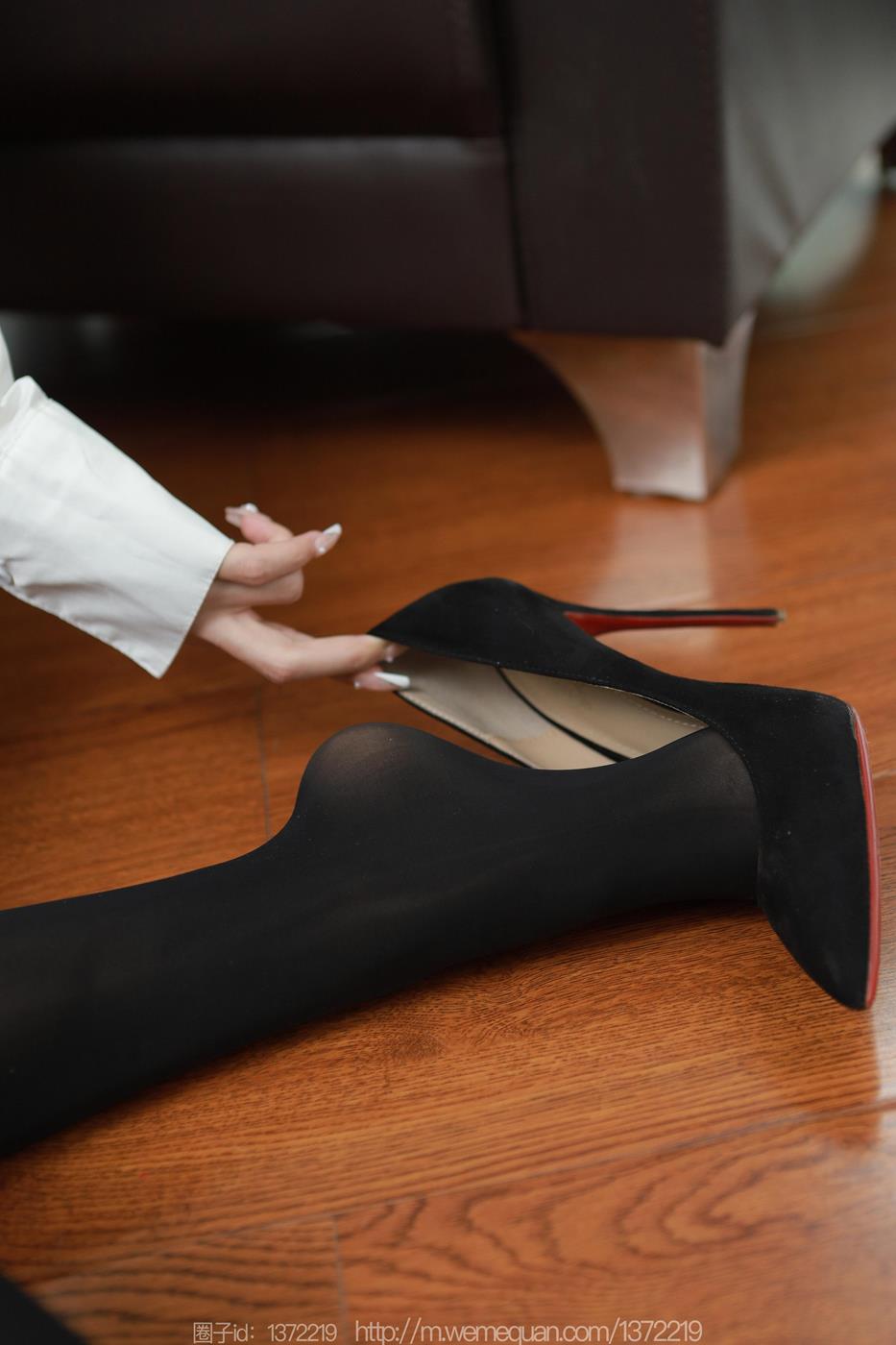 图片[27]-[IESS异思趣向] 2023.01.27 丝享家1342：小宝《油亮高跟》[86P] – 速更版-美库