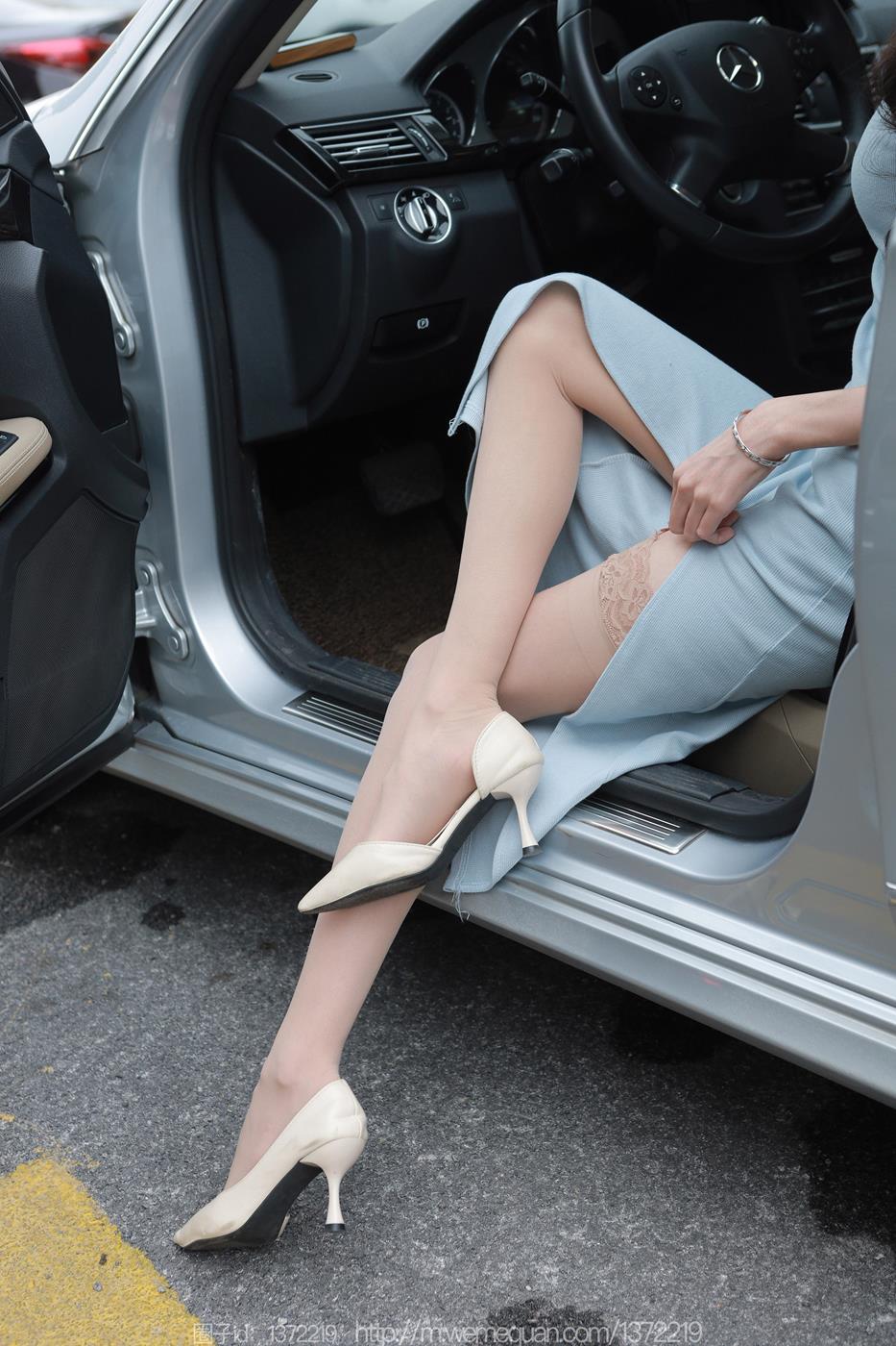 图片[64]-[IESS异思趣向] 2023.01.26 丝享家1341：团团《在车上干嘛？》[77P] – 速更版-美库