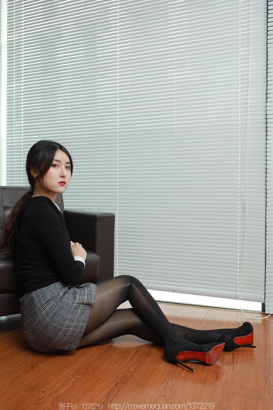 图片[73]-[IESS异思趣向] 2023.01.27 丝享家1342：小宝《油亮高跟》[86P] – 速更版-美库