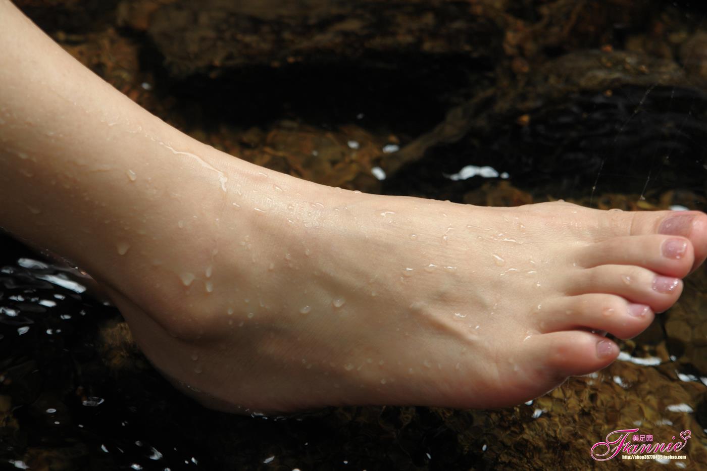 图片[29]-Fannie芬妮每足园 No.135 风含情水含笑 [32P] – 速更版-美库