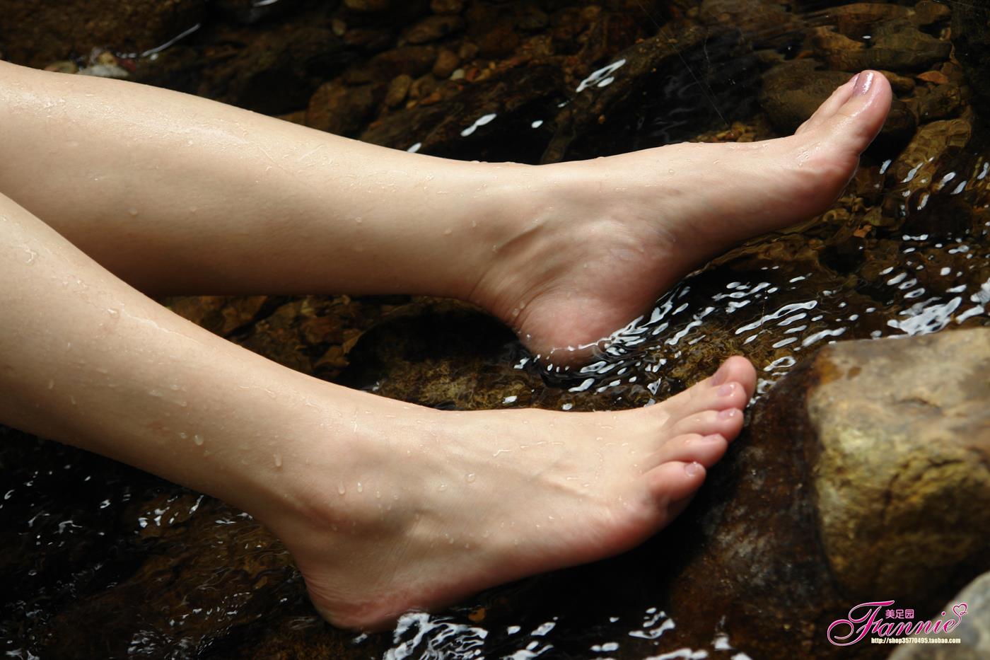 图片[31]-Fannie芬妮每足园 No.135 风含情水含笑 [32P] – 速更版-美库