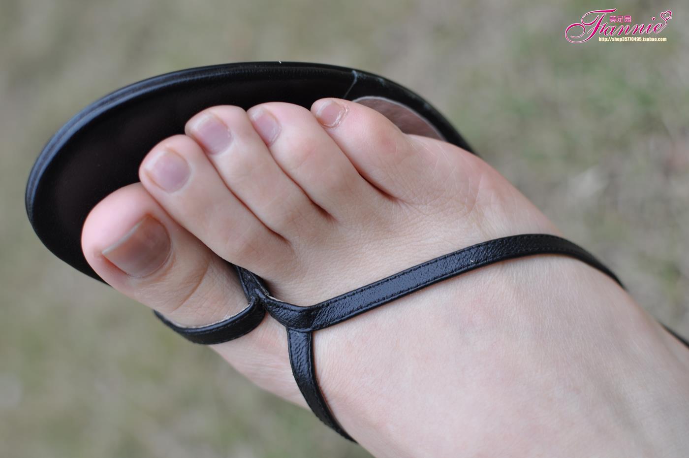 图片[30]-Fannie芬妮每足园 No.137 高跟裸足特写 [31P] – 速更版-美库