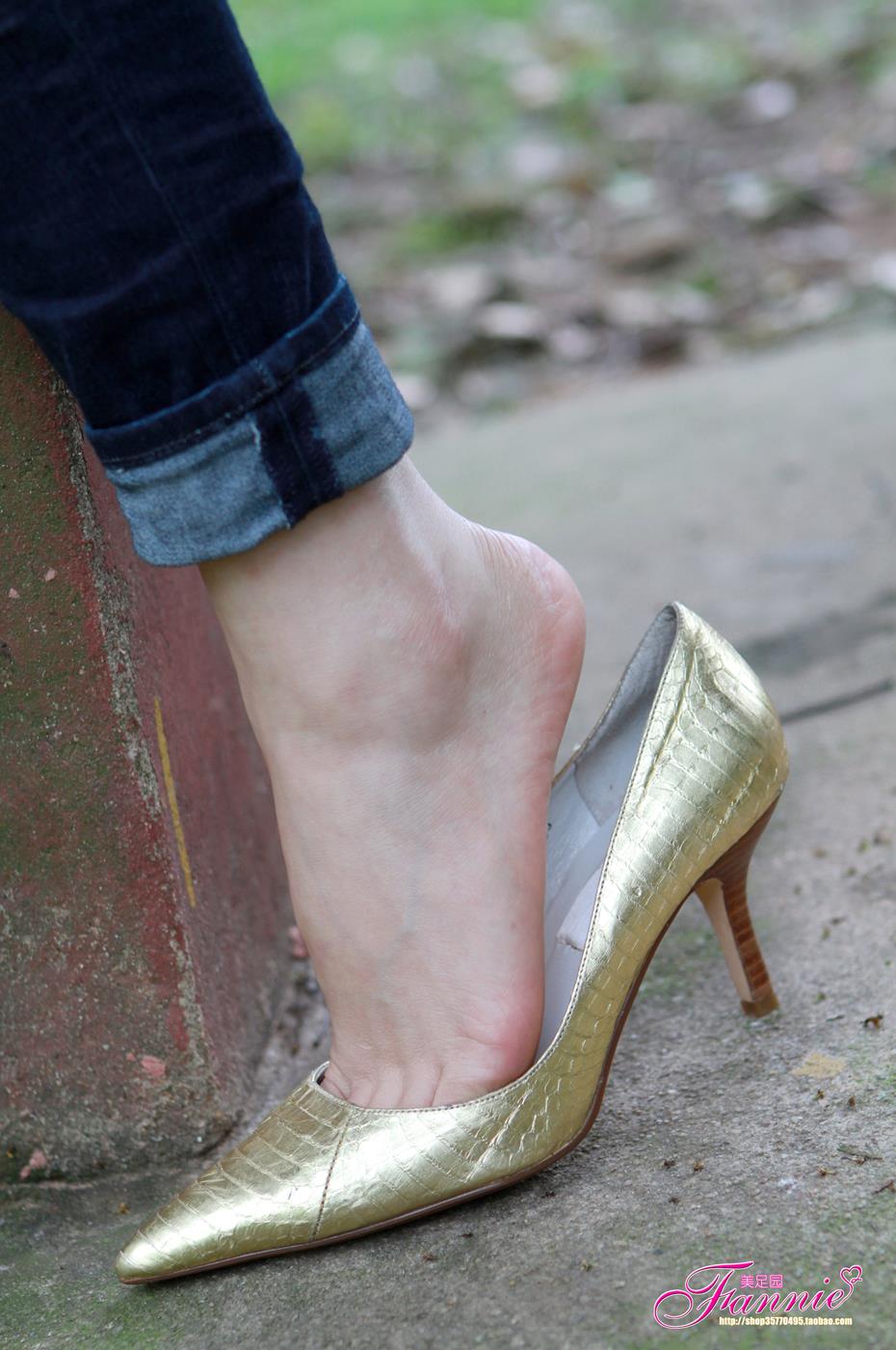 图片[22]-Fannie芬妮每足园 No.139 高跟裸足特写3 [39P] – 速更版-美库