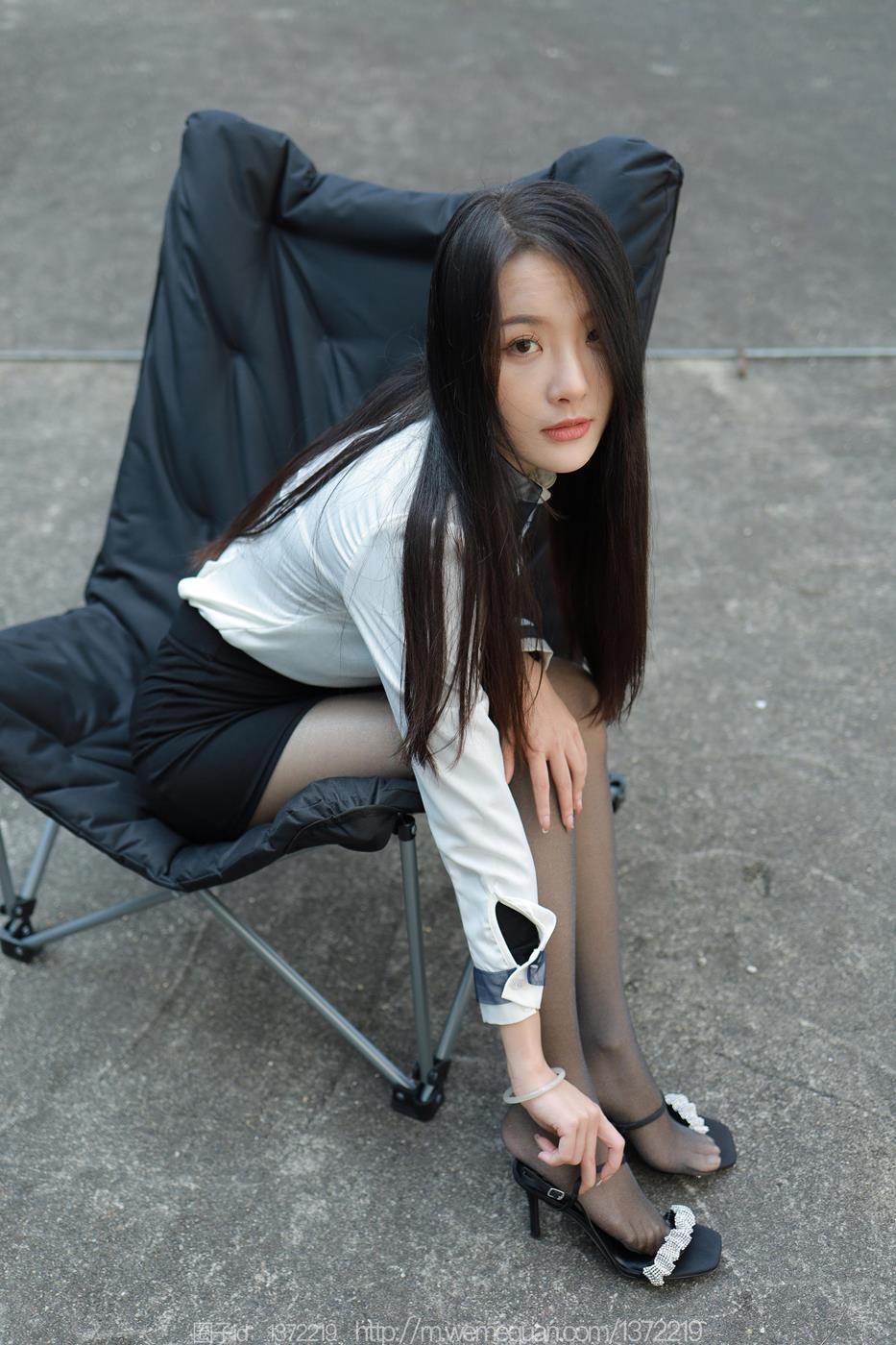 图片[18]-[IESS异思趣向] 2023.02.11 丝享家1358：婉萍《户外OL》[88P] – 速更版-美库