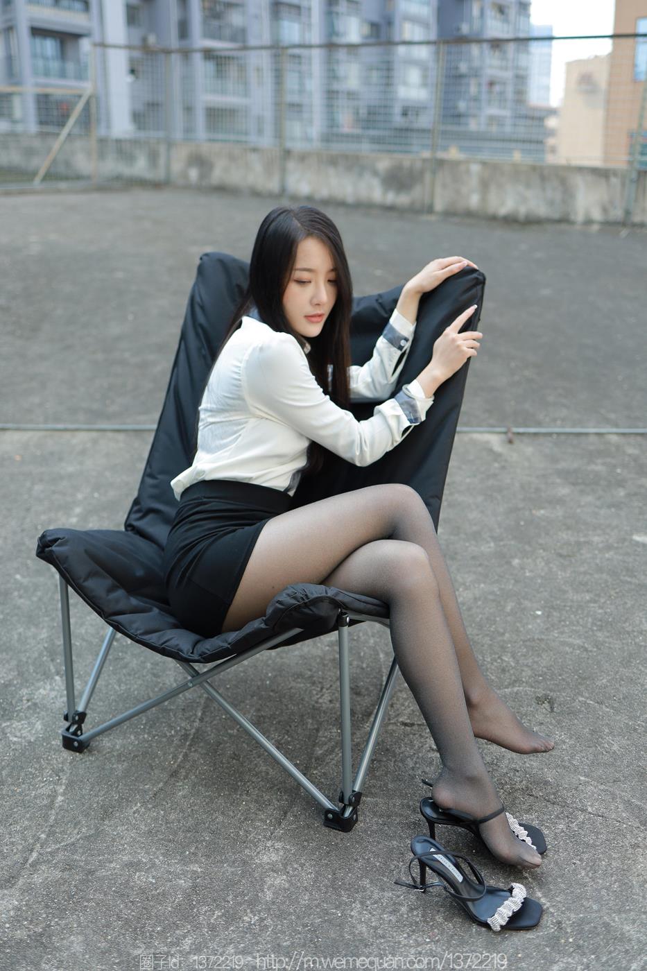 图片[25]-[IESS异思趣向] 2023.02.11 丝享家1358：婉萍《户外OL》[88P] – 速更版-美库