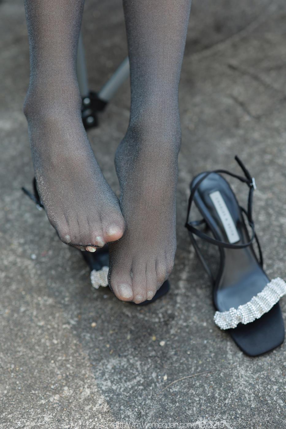 图片[33]-[IESS异思趣向] 2023.02.11 丝享家1358：婉萍《户外OL》[88P] – 速更版-美库