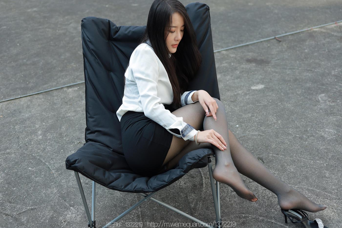 图片[43]-[IESS异思趣向] 2023.02.11 丝享家1358：婉萍《户外OL》[88P] – 速更版-美库