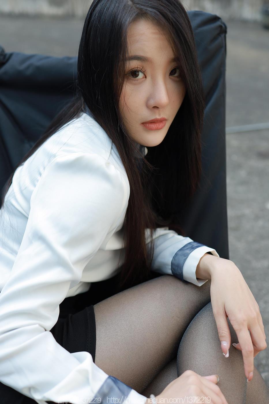 图片[45]-[IESS异思趣向] 2023.02.11 丝享家1358：婉萍《户外OL》[88P] – 速更版-美库