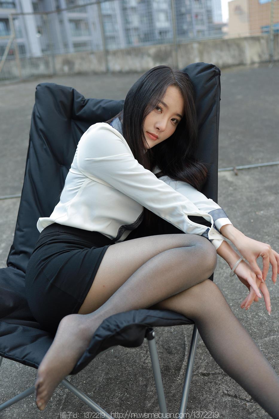 图片[49]-[IESS异思趣向] 2023.02.11 丝享家1358：婉萍《户外OL》[88P] – 速更版-美库