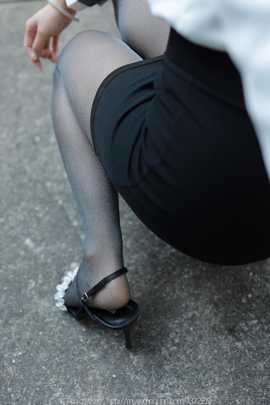 图片[65]-[IESS异思趣向] 2023.02.11 丝享家1358：婉萍《户外OL》[88P] – 速更版-美库