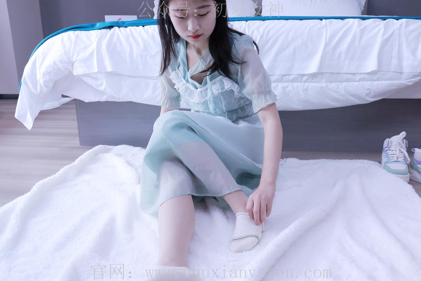 图片[16]-初夏女神 念念 绿野仙踪M码连衣裙搭回力球鞋[120P] – 速更版-美库