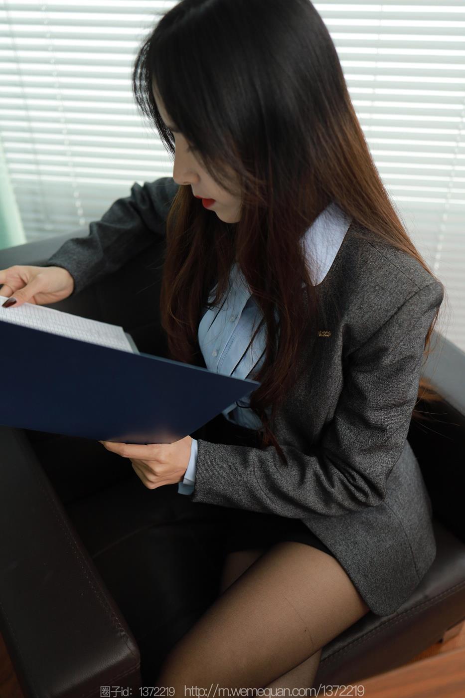 图片[81]-[IESS异思趣向] 2023.02.15 丝享家1362：美子《桌底游戏》[83P] – 速更版-美库