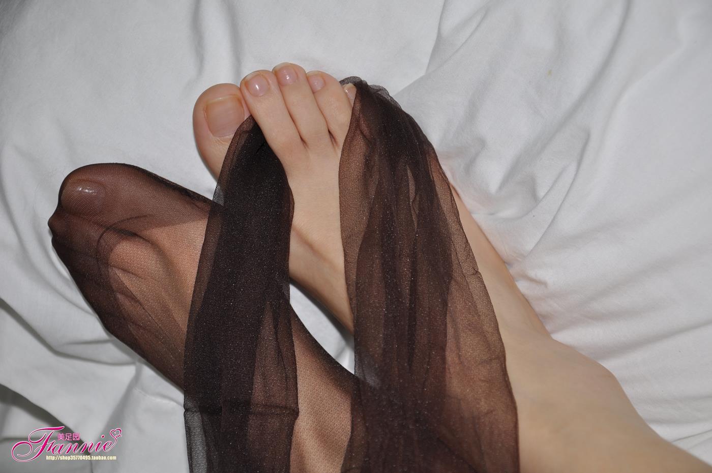 图片[13]-Fannie芬妮每足园 No.157 黑丝特写 [48P] – 速更版-美库