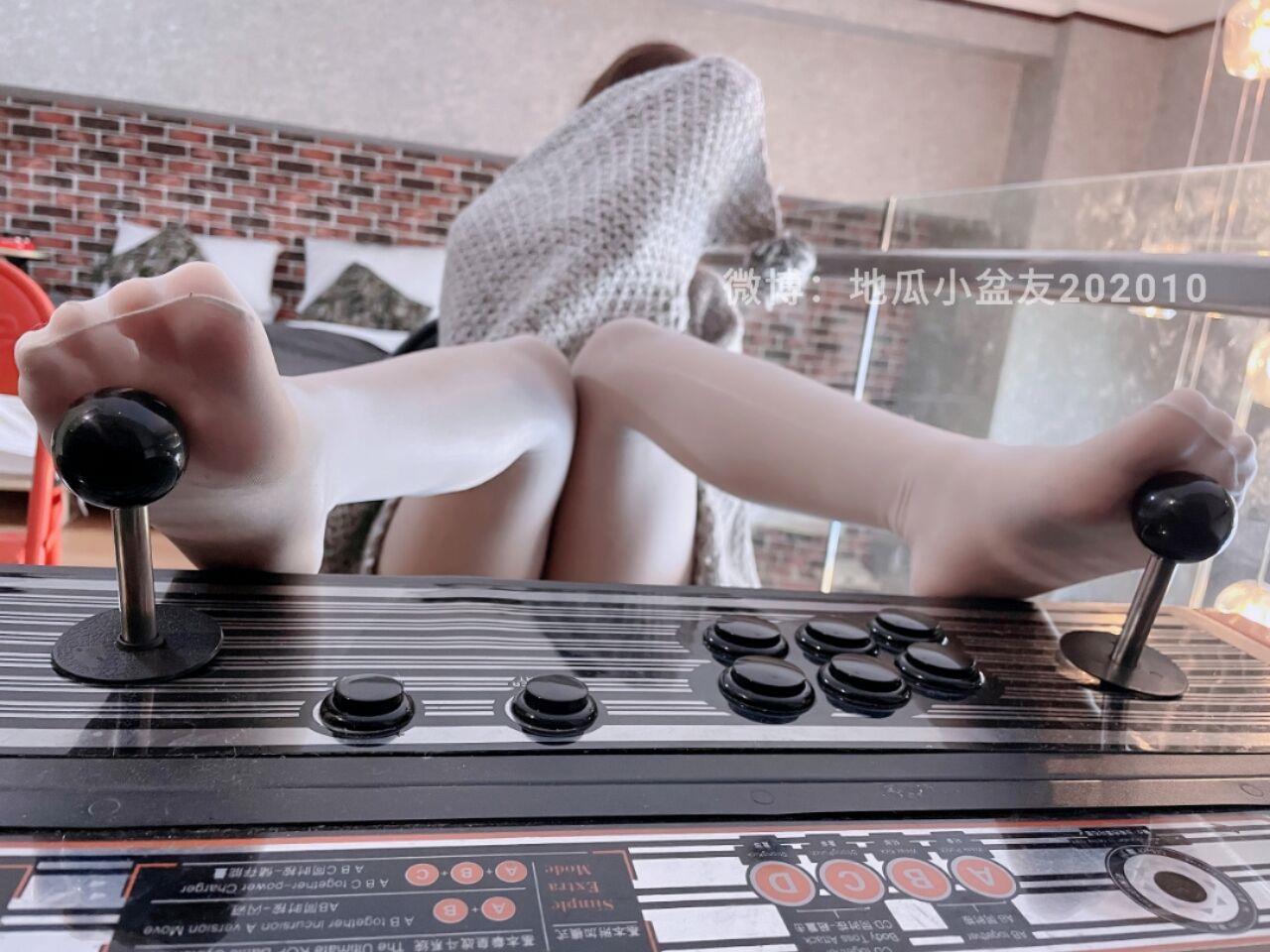 图片[13]-地瓜小盆友  白丝调音师[17P] – 速更版-美库