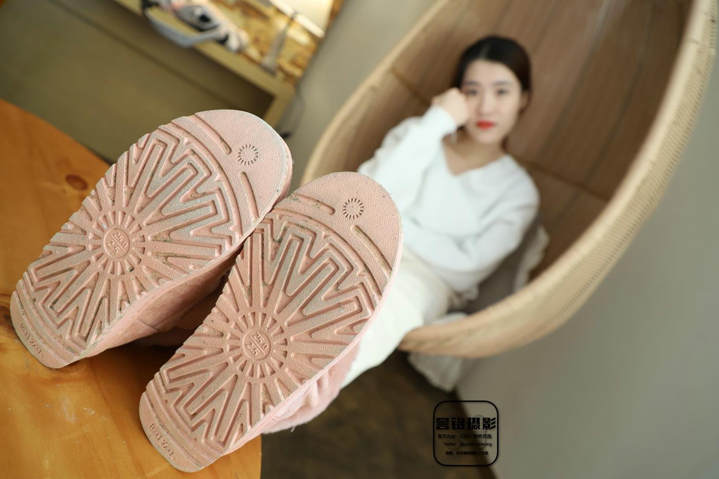 图片[72]-[誉铭传媒]袜足摄影 2023年 NO.008 雪地鞋里的白袜[84P] – 速更版-美库