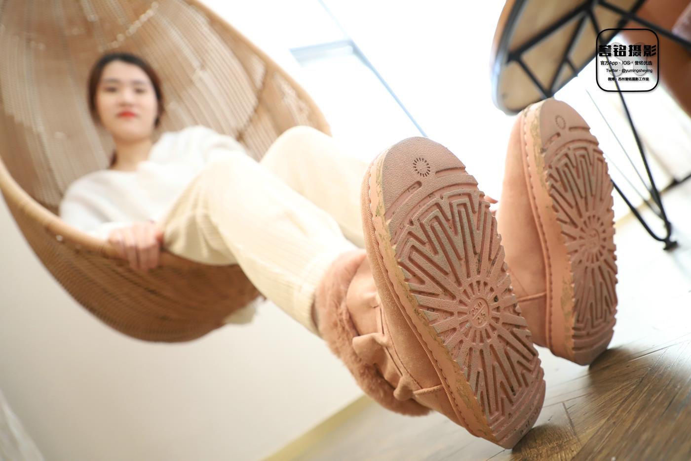 图片[76]-[誉铭传媒]袜足摄影 2023年 NO.008 雪地鞋里的白袜[84P] – 速更版-美库