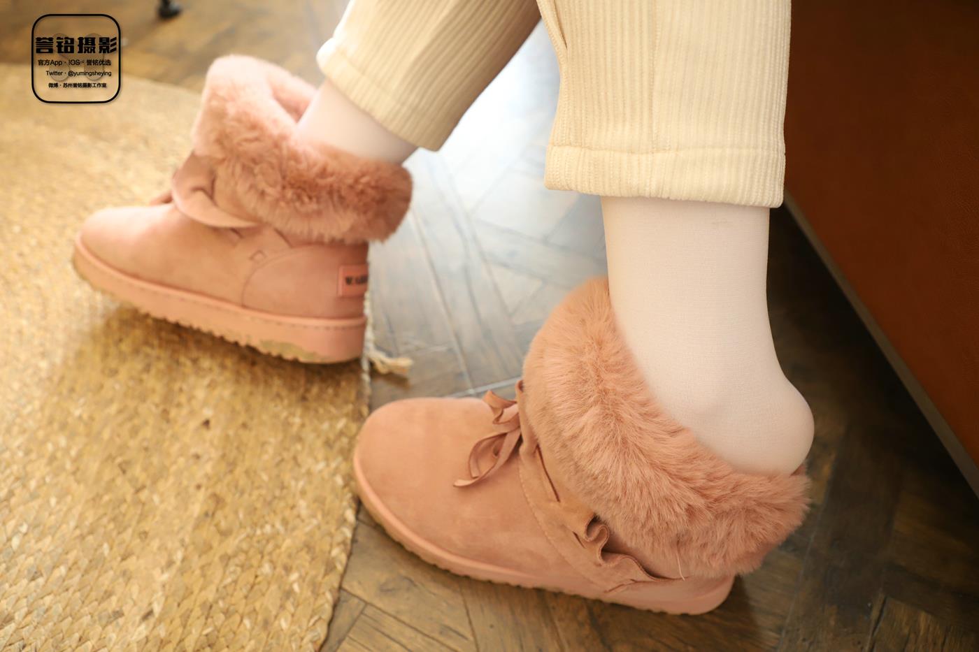 图片[81]-[誉铭传媒]袜足摄影 2023年 NO.008 雪地鞋里的白袜[84P] – 速更版-美库