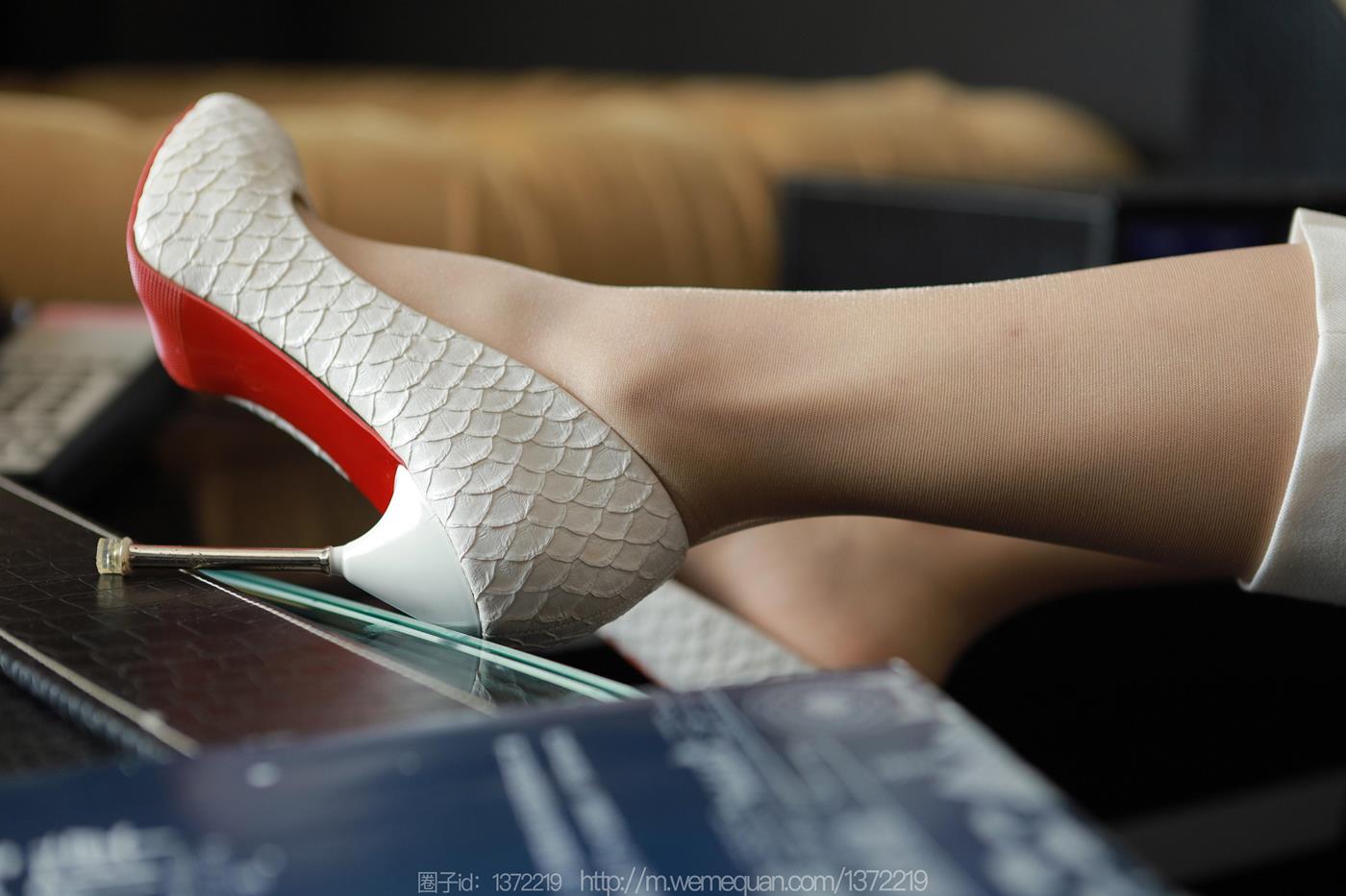 图片[14]-[IESS异思趣向] 2023.02.27 丝享家1374：小宝《白色裤里丝》[86P] – 速更版-美库