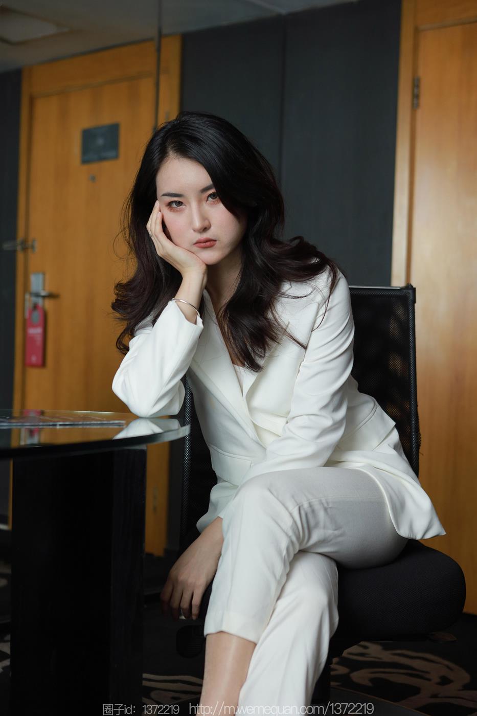 图片[58]-[IESS异思趣向] 2023.02.27 丝享家1374：小宝《白色裤里丝》[86P] – 速更版-美库