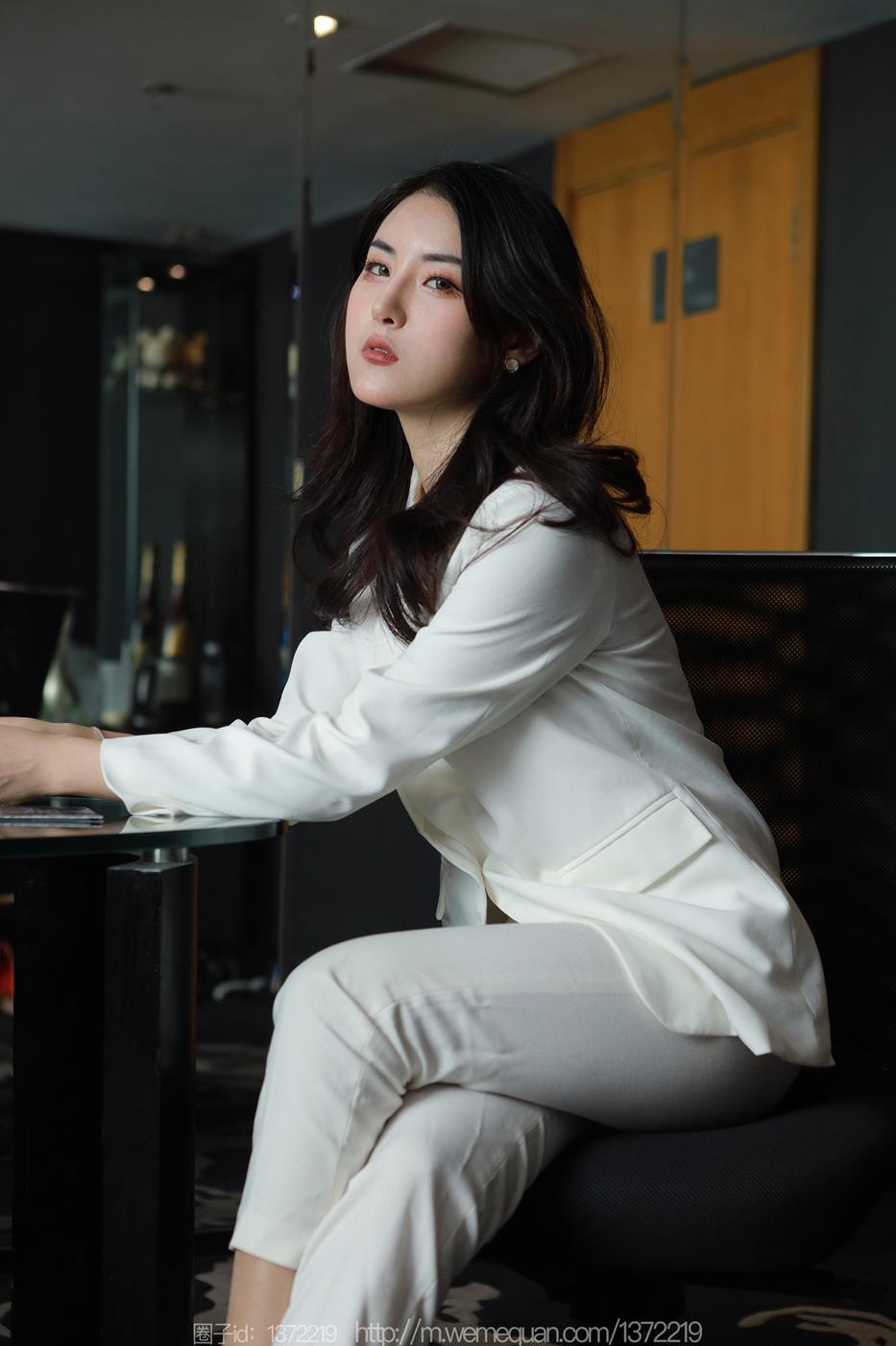 图片[60]-[IESS异思趣向] 2023.02.27 丝享家1374：小宝《白色裤里丝》[86P] – 速更版-美库