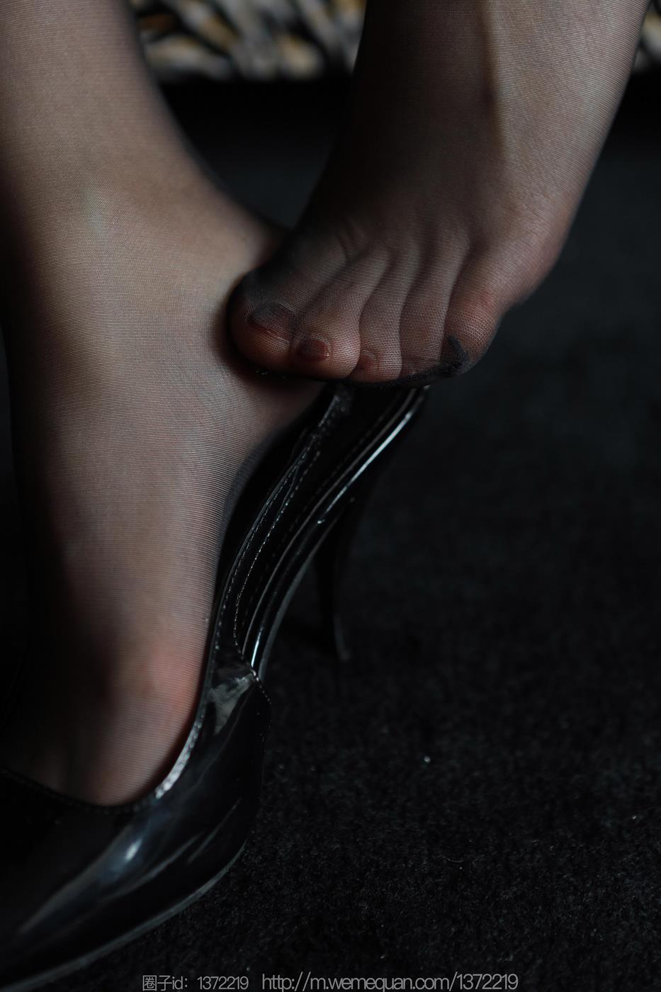 图片[15]-[IESS异思趣向] 2023.02.28 丝享家1375：小婕《大波浪红裙》[90P] – 速更版-美库