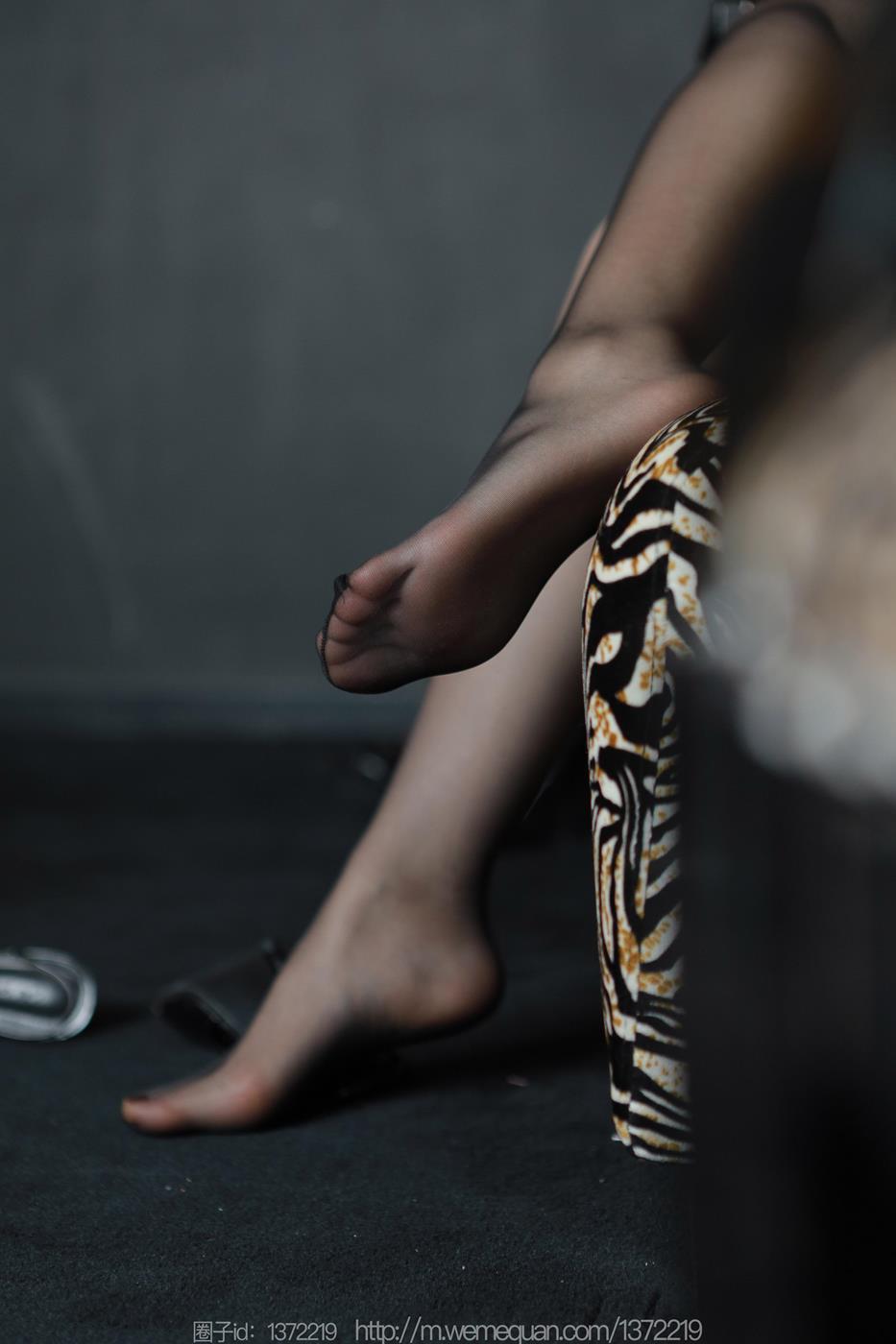 图片[22]-[IESS异思趣向] 2023.02.28 丝享家1375：小婕《大波浪红裙》[90P] – 速更版-美库