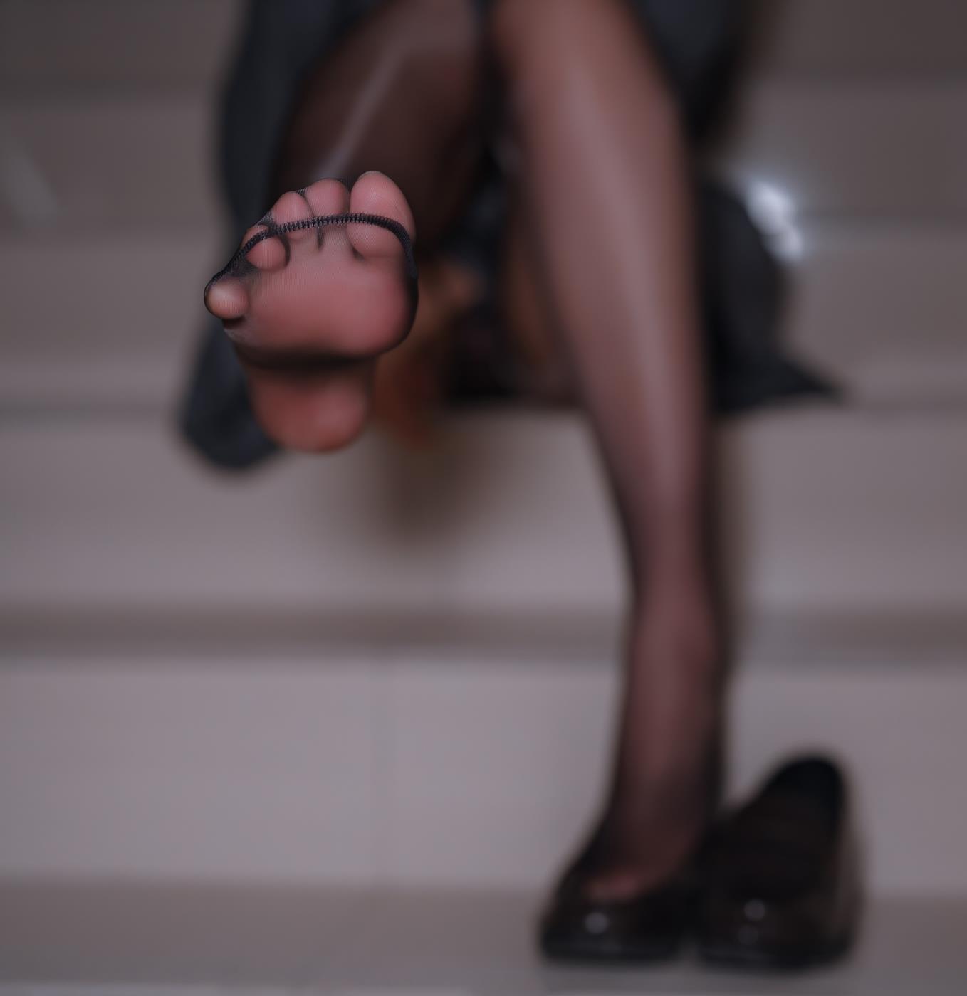 图片[17]-轩萧学姐  – 楼道+车库[33P] – 速更版-美库