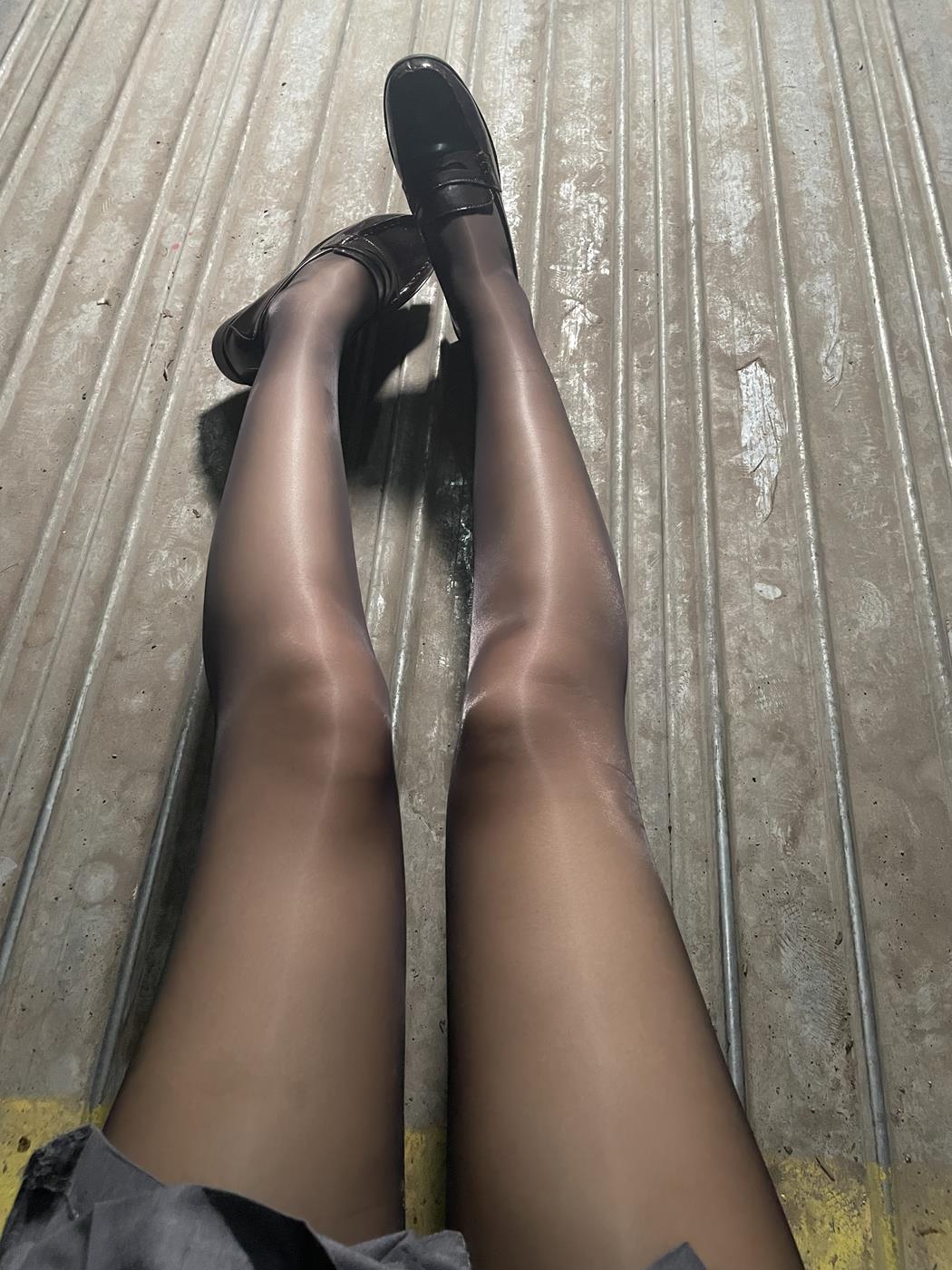 图片[23]-轩萧学姐  – 楼道+车库[33P] – 速更版-美库