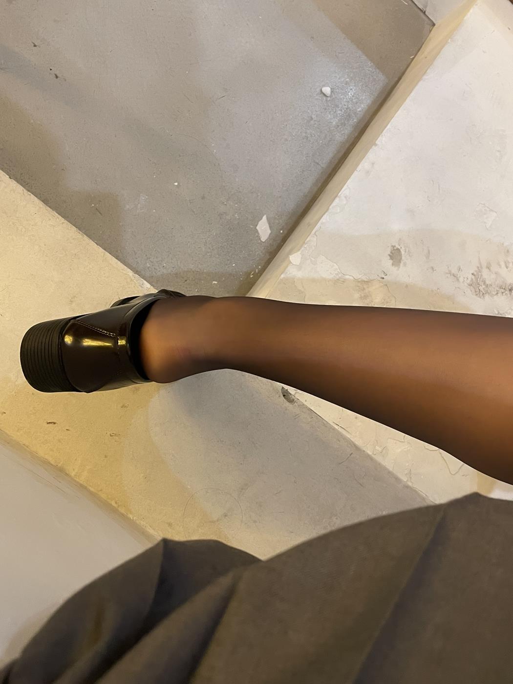 图片[32]-轩萧学姐  – 楼道+车库[33P] – 速更版-美库