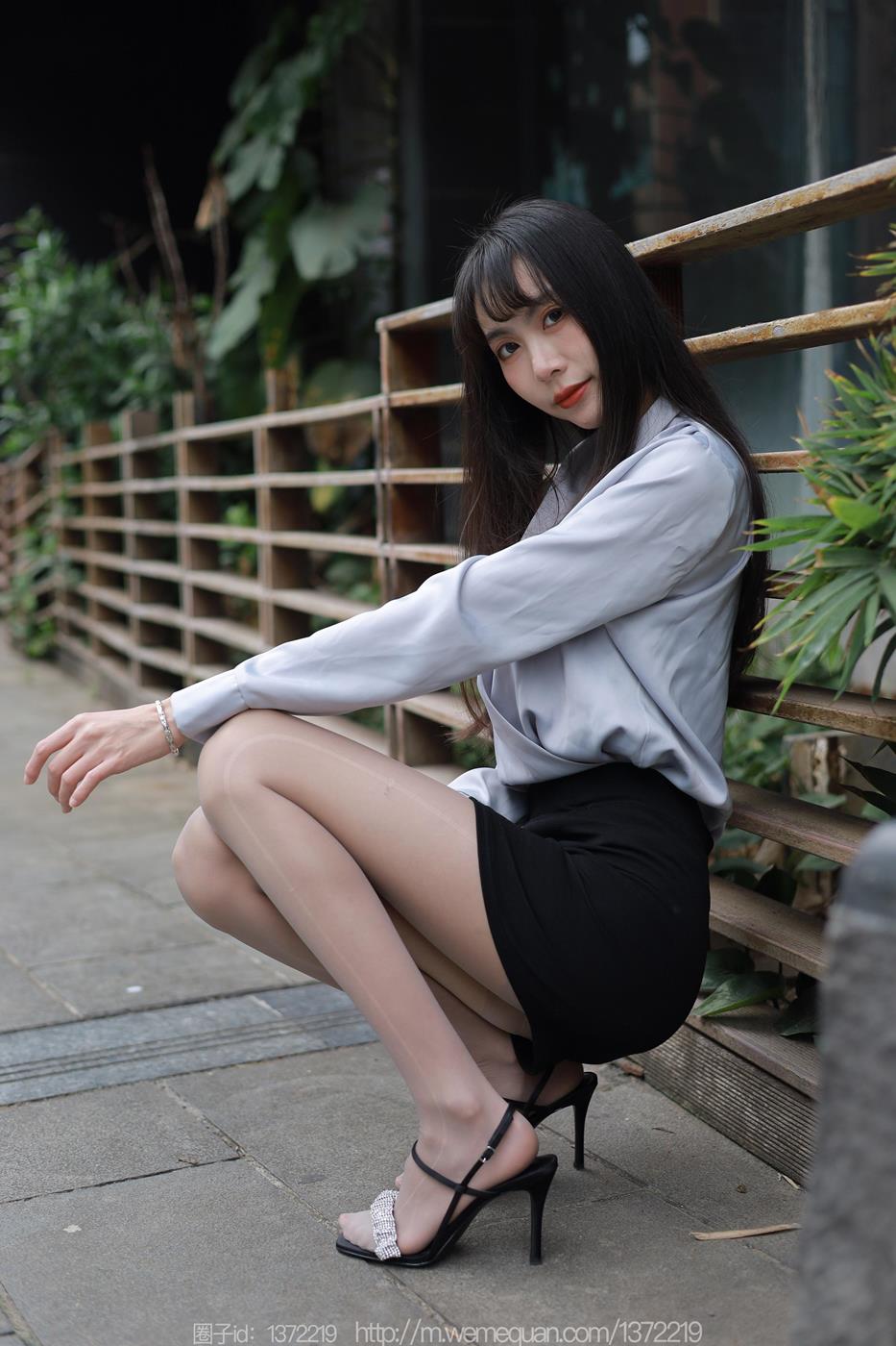 图片[19]-[IESS异思趣向] 2023.03.02 丝享家1378：团团《楼梯上的美人》[92P] – 速更版-美库