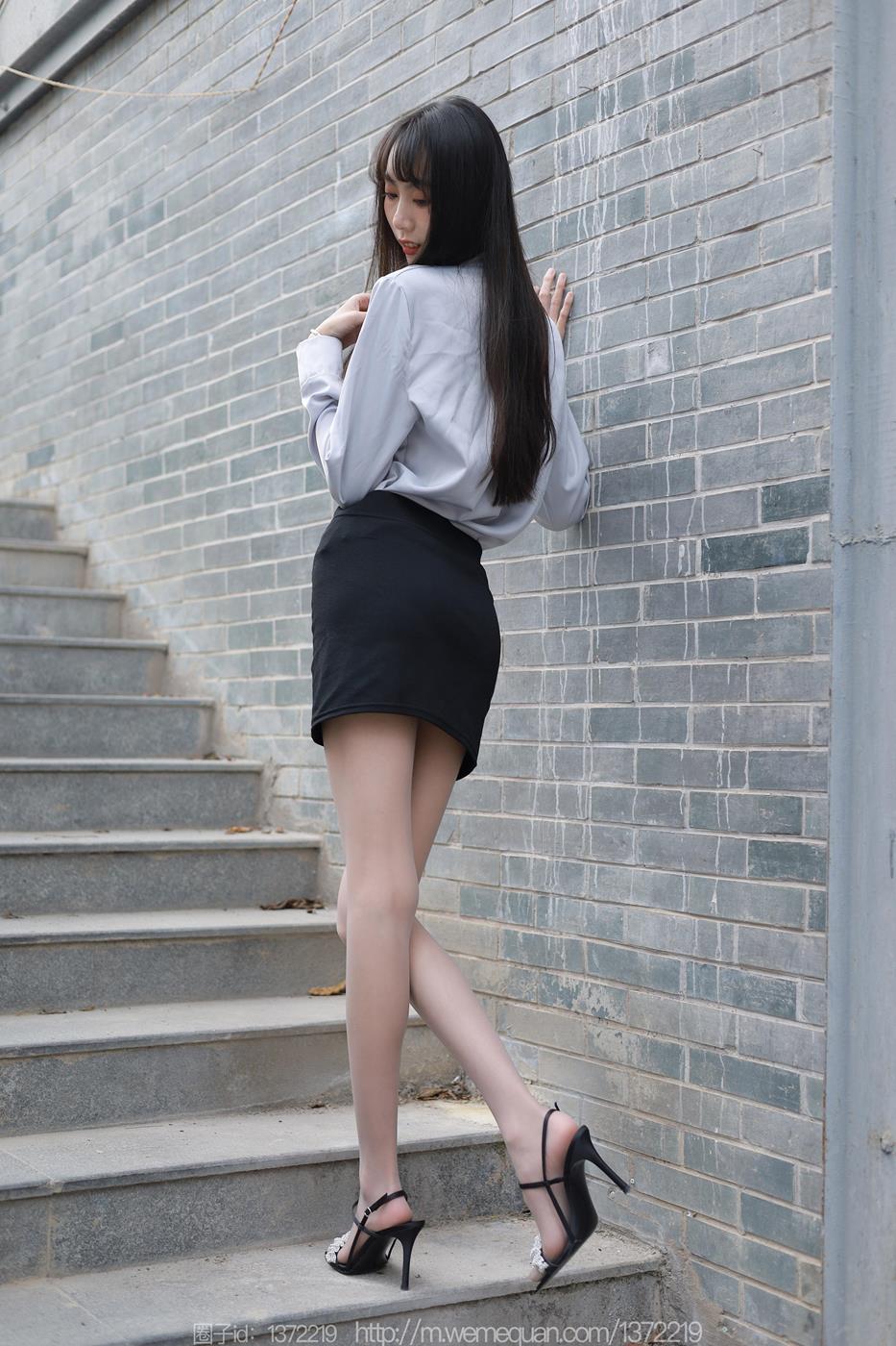 图片[33]-[IESS异思趣向] 2023.03.02 丝享家1378：团团《楼梯上的美人》[92P] – 速更版-美库