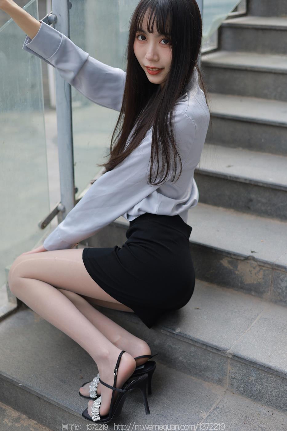 图片[48]-[IESS异思趣向] 2023.03.02 丝享家1378：团团《楼梯上的美人》[92P] – 速更版-美库