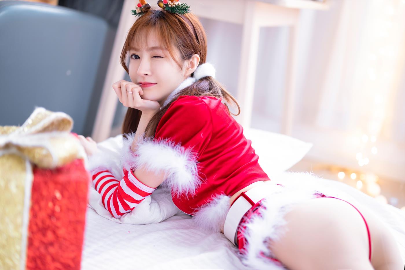 图片[32]-网紅Coser@王羽杉 圣诞特辑[38P] – 速更版-美库