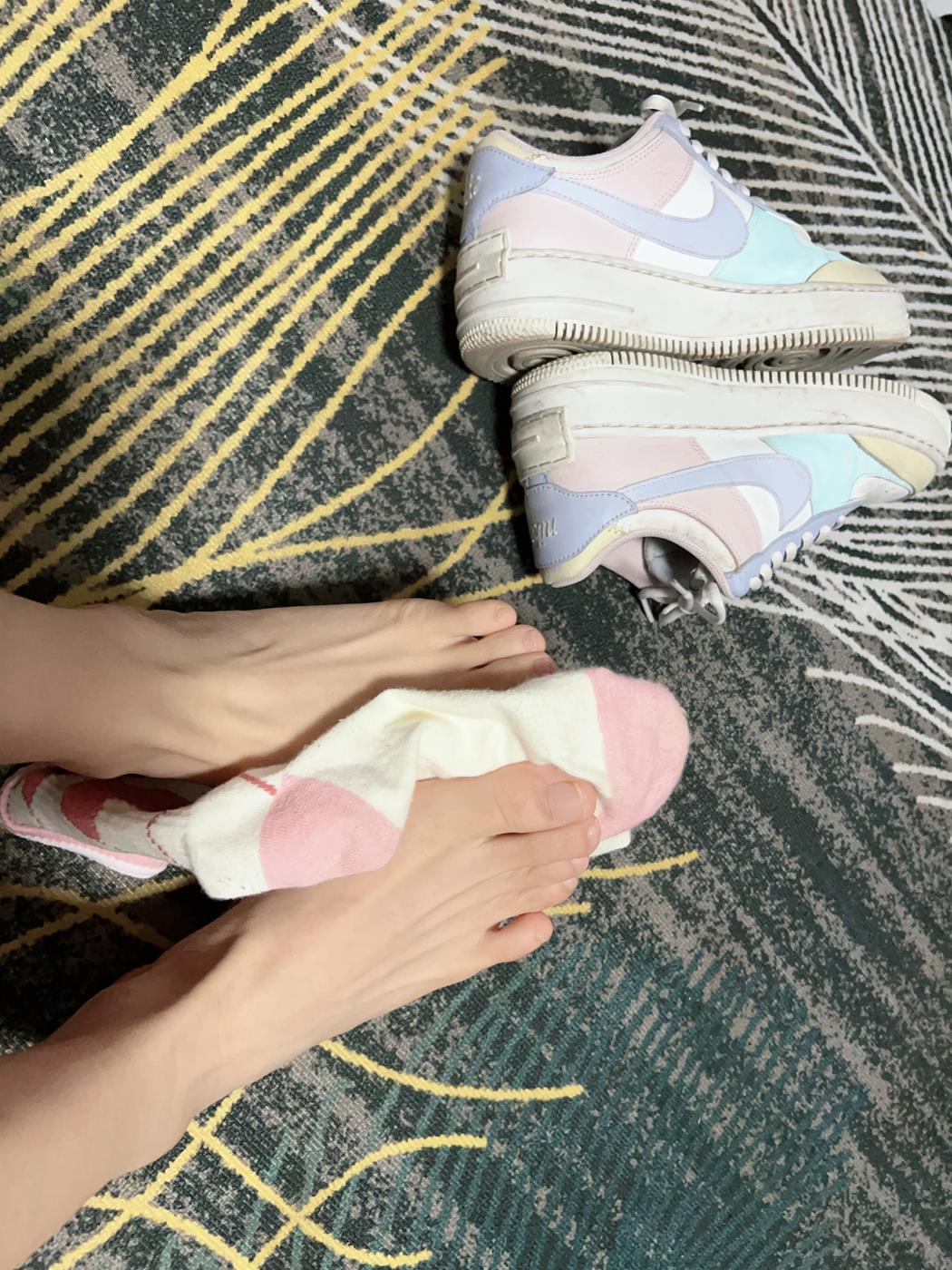 图片[34]-[誉铭传媒]袜足摄影 2023年《05月整合作品》[102P] – 速更版-美库