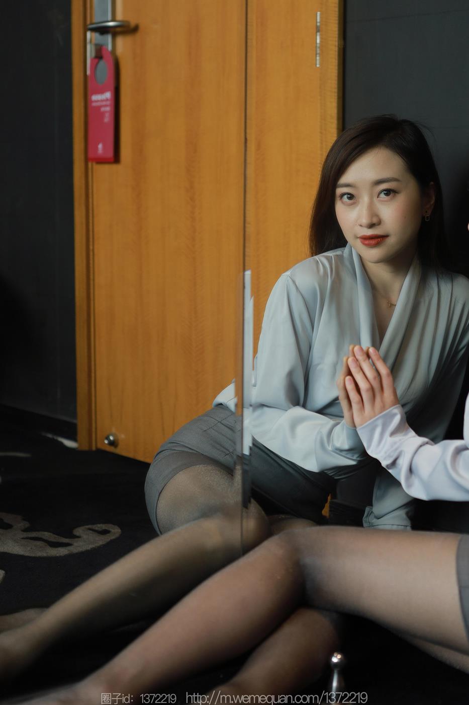 图片[16]-[IESS异思趣向] 2023.03.08 丝享家1384：小婕《灰裙亮丝》[86P] – 速更版-美库