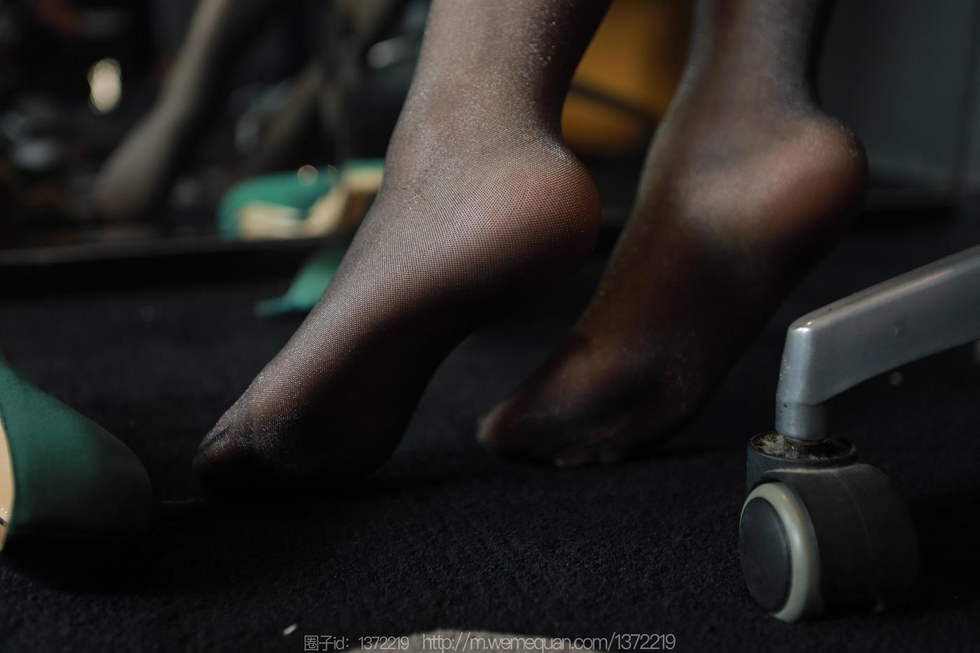 图片[46]-[IESS异思趣向] 2023.03.08 丝享家1384：小婕《灰裙亮丝》[86P] – 速更版-美库